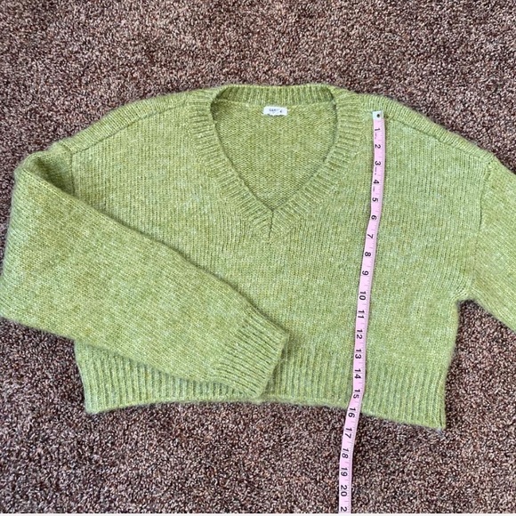 Garage Cropped Sweater - Picture 6 of 6